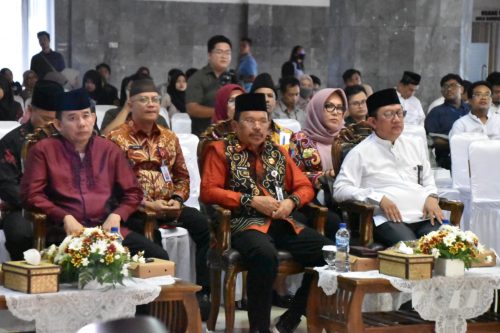 Sekda H. Nuryakin Buka Festival Ekonomi Syariah (FESYAR) Kalteng Tahun 2023
