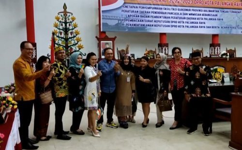 Wakil Wali Kota Umi Mastikah Turut Hadiri Rapur DPRD Kota ke 3  Tahun 2022/2023