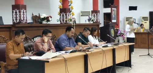 DPRD Kota Palangka Raya Gelar Konsultasi Publik Bersama Fakultas Hukum UPR