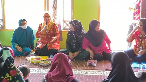 DWP Badan Kesbangpol Prov. Kalteng Kunjungi Posyandu Terusan Limau