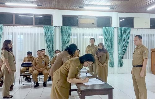 Kadis DPMPTSP Prov. Kalteng Sutoyo Pimpin Sertijab Pejabat Administrator