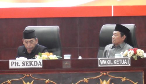 Plt Sekda Murung Raya Serampang Hadiri Rapat Paripurna ke-7 Untuk Mendengarkan Pemandangan Umum Fraksi DPRD Murung Raya