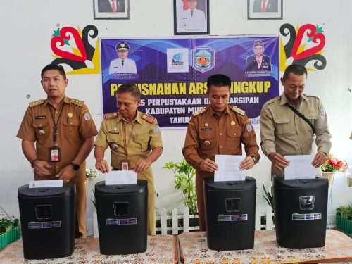 Dispursip Murung Raya Gelar Kegiatan Pemusnahan Arsip