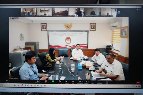 Asisten Ekbang Prov. Kalteng Sri Widanarni Ikuti Rapat Strategi Kolaborasi Mitigasi Karhutla Bersama Setjen Wantanas Secara Virtual
