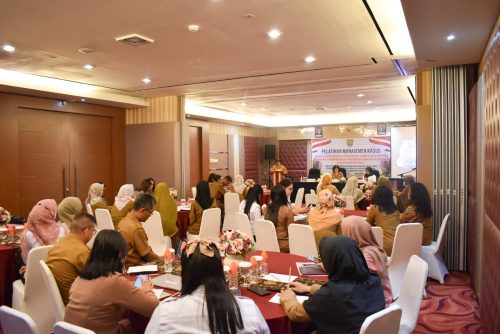 Kadis P3APPKB Lina Victoria Aden Menjadi Pemateri PUA dan Stunting pada Pertemuan Rutin Dharma Wanita Persatuan Prov.Kalteng