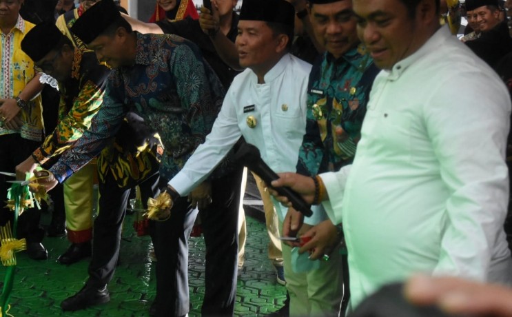 Pemkab Barut Dampingi Gubernur Kalteng Buka Secara Resmi Pasar Dan Pameran Expo MTQH 2025