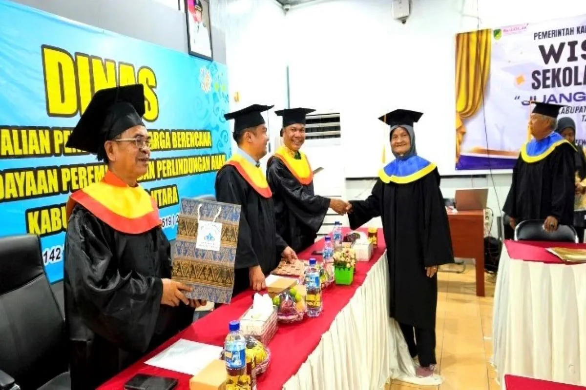 Pemkab Barito Utara Apresiasi Wisuda Lansia Perdana sebagai Inspirasi Pemberdayaan